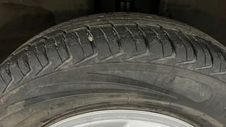 Used 2017 Renault Kwid [2017-2019] RXT 1.0 SCE Special (O) Petrol Manual tyres RIGHT FRONT TYRE TREAD VIEW