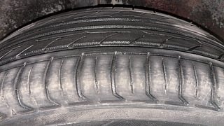 Used 2010 Maruti Suzuki Swift [2007-2011] VXi Petrol Manual tyres RIGHT REAR TYRE TREAD VIEW