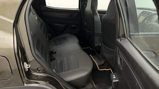Used 2017 Renault Kwid [2017-2019] RXT 1.0 SCE Special (O) Petrol Manual interior RIGHT SIDE REAR DOOR CABIN VIEW