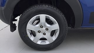 Used 2019 Renault Triber RXZ Petrol Manual tyres RIGHT REAR TYRE RIM VIEW