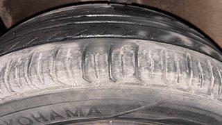Used 2010 Maruti Suzuki Swift [2007-2011] VXi Petrol Manual tyres LEFT FRONT TYRE TREAD VIEW