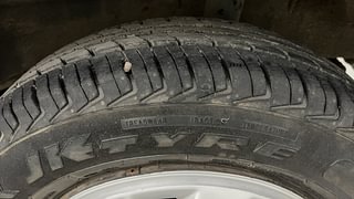 Used 2017 Renault Kwid [2017-2019] RXT 1.0 SCE Special (O) Petrol Manual tyres LEFT REAR TYRE TREAD VIEW
