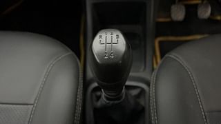 Used 2017 Renault Kwid [2017-2019] RXT 1.0 SCE Special (O) Petrol Manual interior GEAR  KNOB VIEW