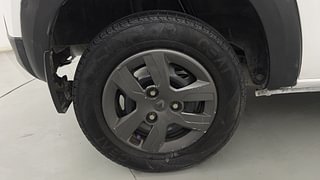 Used 2018 Renault Kwid [2017-2019] RXT 1.0 SCE Special (O) Petrol Manual tyres RIGHT REAR TYRE RIM VIEW