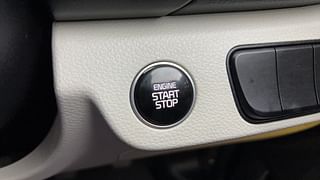 Used 2019 Kia Seltos HTX D Diesel Manual top_features Keyless start