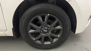 Used 2019 Hyundai Elite i20 [2018-2020] Sportz Plus 1.4 CRDI Diesel Manual tyres RIGHT FRONT TYRE RIM VIEW