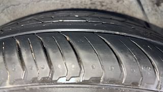 Used 2011 Hyundai Verna [2011-2015] Fluidic 1.6 VTVT SX Petrol Manual tyres RIGHT REAR TYRE TREAD VIEW