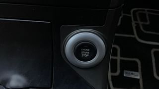 Used 2015 Mahindra XUV500 [2015-2018] W10 Diesel Manual top_features Keyless start