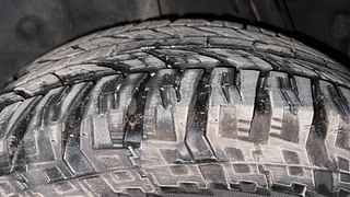 Used 2017 Renault Duster [2017-2020] RXS CVT Petrol Petrol Automatic tyres RIGHT REAR TYRE TREAD VIEW