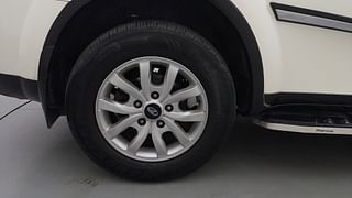 Used 2015 Mahindra XUV500 [2015-2018] W10 Diesel Manual tyres RIGHT REAR TYRE RIM VIEW
