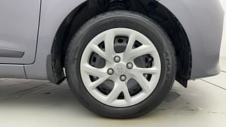 Used 2018 Hyundai Grand i10 [2017-2020] Sportz 1.2 Kappa VTVT Petrol Manual tyres RIGHT FRONT TYRE RIM VIEW