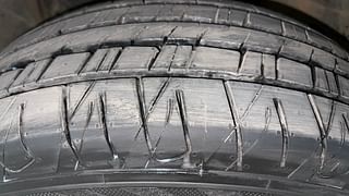 Used 2017 Renault Duster [2017-2020] RXS CVT Petrol Petrol Automatic tyres LEFT FRONT TYRE TREAD VIEW