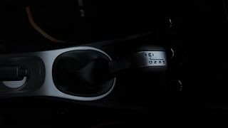 Used 2017 Renault Duster [2017-2020] RXS CVT Petrol Petrol Automatic interior GEAR  KNOB VIEW