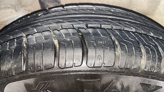 Used 2015 honda Amaze 1.5 VX (O) Diesel Manual tyres RIGHT REAR TYRE TREAD VIEW