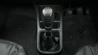 Used 2021 Renault Kwid RXL Petrol Manual interior GEAR  KNOB VIEW