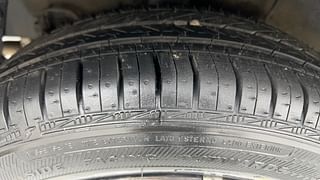 Used 2018 Hyundai Grand i10 [2017-2020] Sportz 1.2 Kappa VTVT Petrol Manual tyres RIGHT REAR TYRE TREAD VIEW
