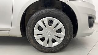 Used 2014 Maruti Suzuki Swift Dzire VDI Diesel Manual tyres RIGHT FRONT TYRE RIM VIEW
