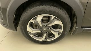 Used 2016 Honda BR-V [2016-2020] V CVT Petrol Petrol Automatic tyres LEFT FRONT TYRE RIM VIEW
