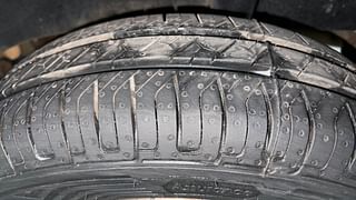 Used 2017 Renault Kwid [2015-2019] 1.0 RXL AMT Petrol Automatic tyres LEFT REAR TYRE TREAD VIEW