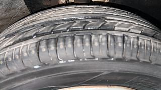 Used 2019 Renault Kwid [2015-2019] RXT Opt Petrol Manual tyres RIGHT FRONT TYRE TREAD VIEW