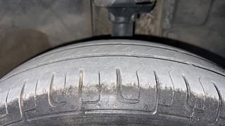 Used 2016 Renault Kwid [2015-2019] RXT Petrol Manual tyres RIGHT FRONT TYRE TREAD VIEW