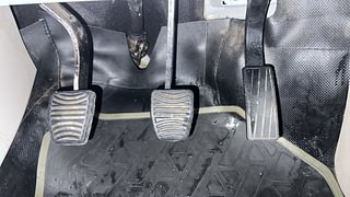 Used 2021 Mahindra XUV 300 W8 (O) Petrol Petrol Manual interior PEDALS VIEW