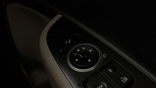 Used 2014 Hyundai Grand i10 [2013-2017] Sportz AT 1.2 Kappa VTVT Petrol Automatic top_features Adjustable ORVM