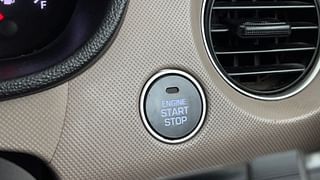 Used 2014 Hyundai Grand i10 [2013-2017] Sportz AT 1.2 Kappa VTVT Petrol Automatic top_features Keyless start