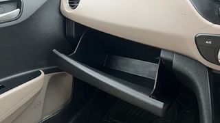 Used 2014 Hyundai Grand i10 [2013-2017] Sportz AT 1.2 Kappa VTVT Petrol Automatic top_features Glove box cooling
