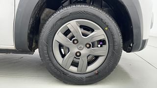 Used 2018 Renault Kwid [2017-2019] RXT 1.0 SCE Special (O) Petrol Manual tyres RIGHT FRONT TYRE RIM VIEW