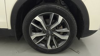 Used 2021 Mahindra XUV 300 W8 (O) Petrol Petrol Manual tyres RIGHT FRONT TYRE RIM VIEW