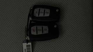 Used 2021 Mahindra XUV 300 W8 (O) Petrol Petrol Manual extra CAR KEY VIEW