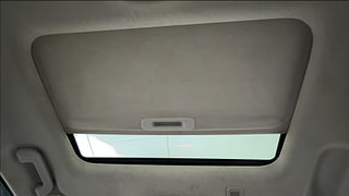 Used 2021 Mahindra XUV 300 W8 (O) Petrol Petrol Manual top_features Sunroof