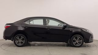 Used 2017 Toyota Corolla Altis [2017-2020] VL CVT Petrol Petrol Automatic exterior RIGHT SIDE VIEW