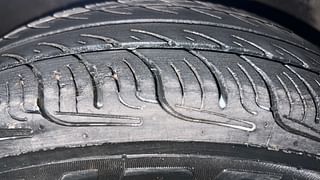Used 2013 Hyundai i10 [2010-2016] Magna Petrol Petrol Manual tyres LEFT FRONT TYRE TREAD VIEW