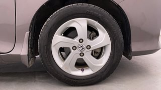 Used 2015 Honda City [2014-2017] VX CVT Petrol Automatic tyres RIGHT FRONT TYRE RIM VIEW