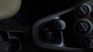 Used 2013 Hyundai i10 [2010-2016] Magna Petrol Petrol Manual interior GEAR  KNOB VIEW