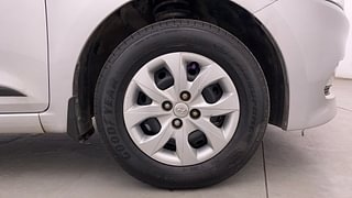 Used 2014 Hyundai Elite i20 [2014-2018] Sportz 1.2 Petrol Manual tyres RIGHT FRONT TYRE RIM VIEW