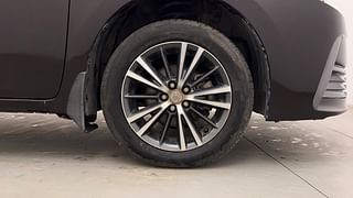 Used 2017 Toyota Corolla Altis [2017-2020] VL CVT Petrol Petrol Automatic tyres RIGHT FRONT TYRE RIM VIEW
