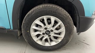 Used 2016 Mahindra KUV100 [2015-2017] K8 6 STR Petrol Manual tyres RIGHT FRONT TYRE RIM VIEW