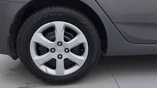 Used 2013 Hyundai Verna [2011-2015] Fluidic CRDi 1.6 EX AT Diesel Automatic tyres RIGHT REAR TYRE RIM VIEW