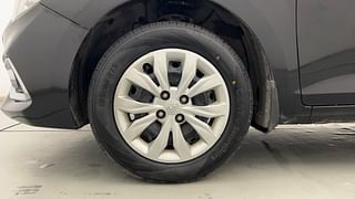 Used 2018 Hyundai Verna [2017-2020] 1.4 VTVT EX Petrol Manual tyres LEFT FRONT TYRE RIM VIEW