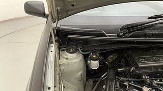 Used 2011 Toyota Etios [2010-2017] G Petrol Manual engine ENGINE RIGHT SIDE HINGE & APRON VIEW