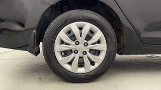 Used 2018 Hyundai Verna [2017-2020] 1.4 VTVT EX Petrol Manual tyres RIGHT REAR TYRE RIM VIEW