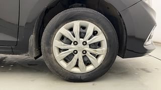 Used 2018 Hyundai Verna [2017-2020] 1.4 VTVT EX Petrol Manual tyres RIGHT FRONT TYRE RIM VIEW