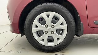 Used 2014 Hyundai Grand i10 [2013-2017] Sportz AT 1.2 Kappa VTVT Petrol Automatic tyres LEFT FRONT TYRE RIM VIEW