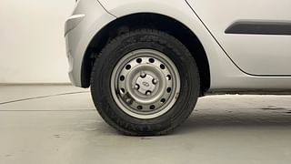 Used 2015 Hyundai i10 [2010-2016] Magna Petrol Petrol Manual tyres RIGHT REAR TYRE RIM VIEW