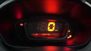 Used 2017 Renault Kwid [2015-2019] 1.0 RXT AMT Petrol Automatic interior CLUSTERMETER VIEW
