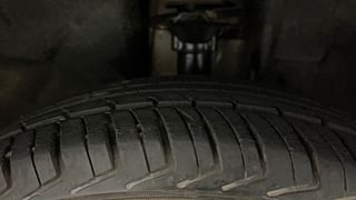 Used 2018 Renault Kwid [2015-2019] 1.0 RXT AMT Petrol Automatic tyres RIGHT FRONT TYRE TREAD VIEW