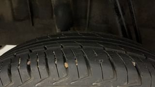 Used 2018 Renault Kwid [2015-2019] 1.0 RXT AMT Petrol Automatic tyres RIGHT REAR TYRE TREAD VIEW